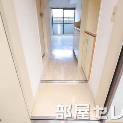 下駄箱完備です。