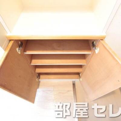 下駄箱完備です。
