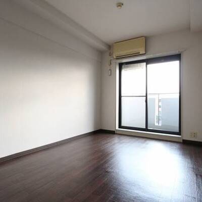 綺麗なお部屋です。1002号室の写真です。