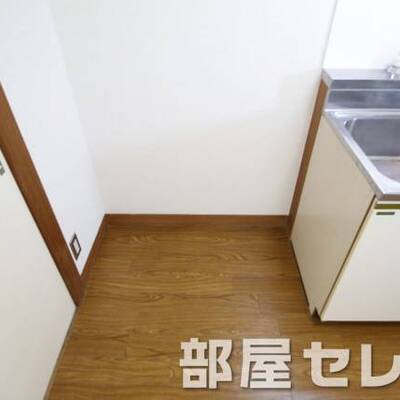冷蔵庫はこちらへ。