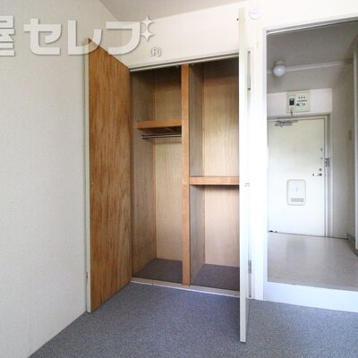 洗面台です。写真は302号室