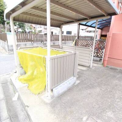 ゴミ出し場所もあります