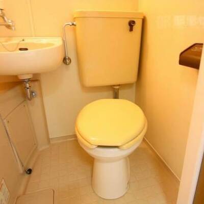 ゆっくり考え事でも。（イメージ写真）