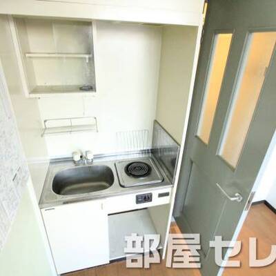 電気コンロのキッチンです。