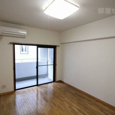 ※他の部屋の写真を流用しています。