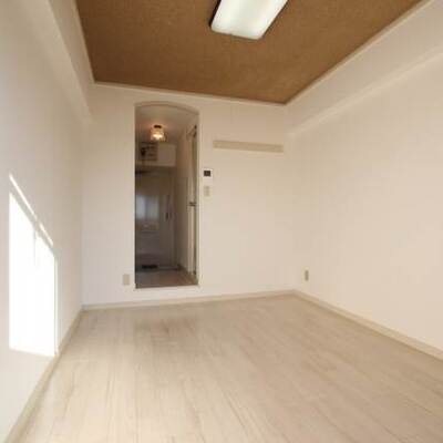 白基調なお部屋です。（イメージ写真）