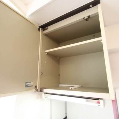 キッチン上の収納スペースも便利です。（イメージ写真）