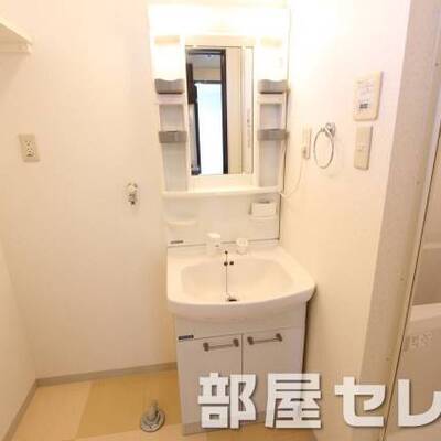 きれいな洗髪洗面化粧台です。イメージ写真