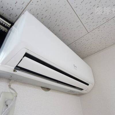 嬉しいエアコン付きです