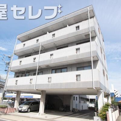 タイル貼りでキレイな外観です。