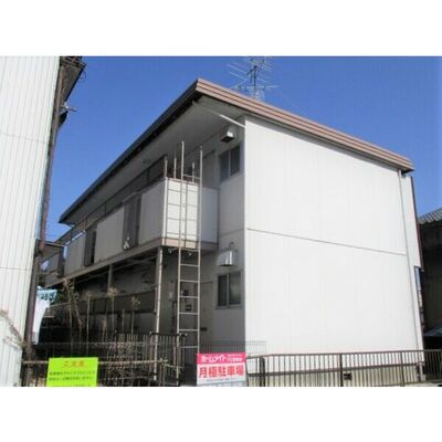 白をベースにした建物です。（イメージ図の為、現況を優先します）