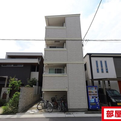 エントランスもチェックでおしゃれに