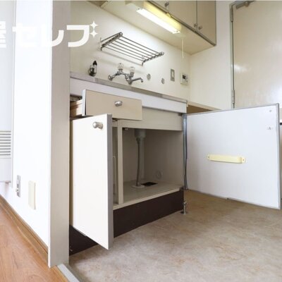 ※203号室内装写真参照