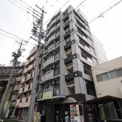 タイル貼りの外観