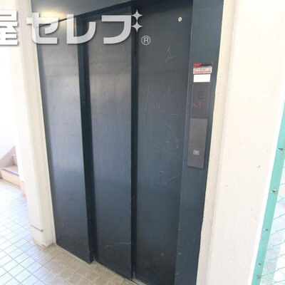 エレベーターで楽ちんです。