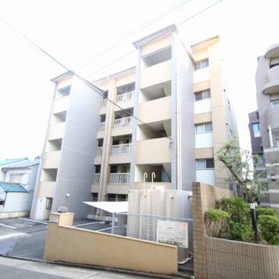 ツートンカラーの外観です。