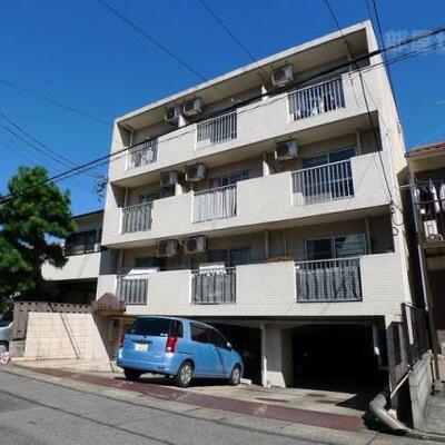 まさに閑静な住宅街にある物件ですよ。