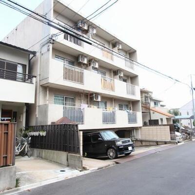 周囲は住宅しかありませんよ。
