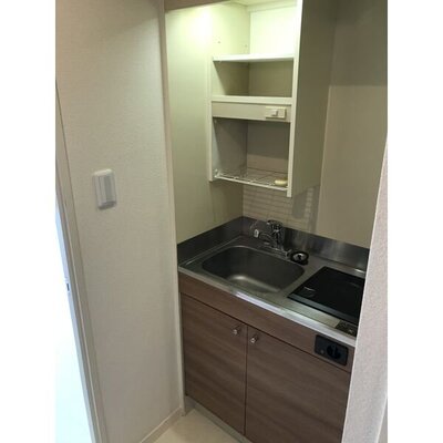 白基調でキレイなお部屋です。