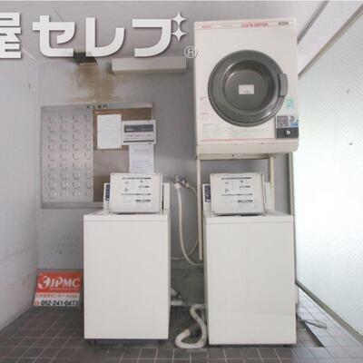 コインランドリー1Ｆ。