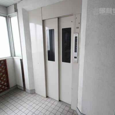エレベータは4階までです。