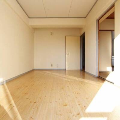 402号室撮影。