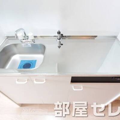 ガスコンロ設置可能なキレイなキッチンです。