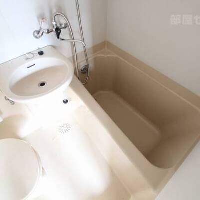 洗面付きのお風呂場です。