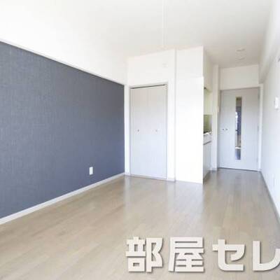 白基調でキレイなお部屋です。