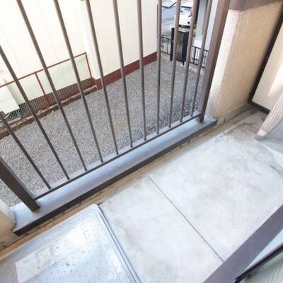ベランダもしっかりございます。